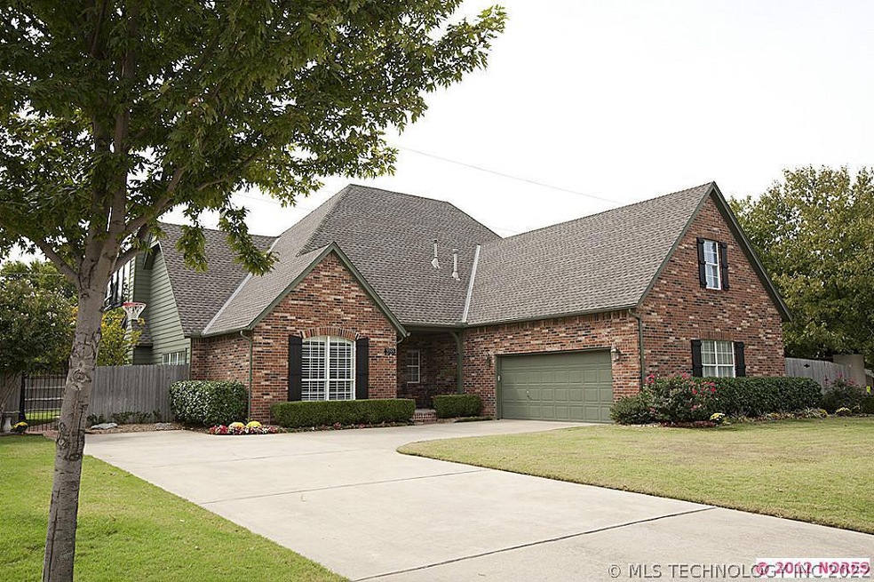 Beautifully updated in desirable Jenks SE neighbor