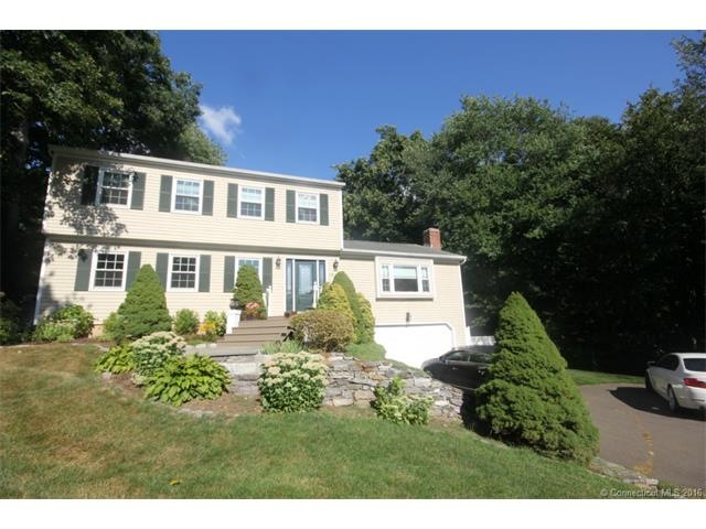 58 Putting Green Ln, Prospect, CT 06712 - photo 1