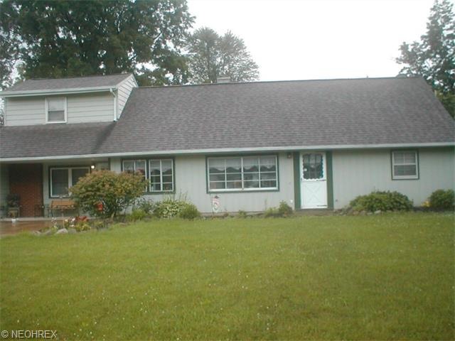 4910 Ferndale Ave, Sheffield Lake, OH 44054 - photo 1