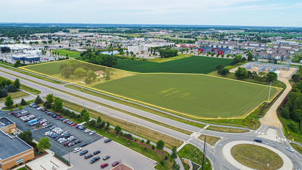 2050 Madison Ave, Mankato, MN 56001 - photo 1