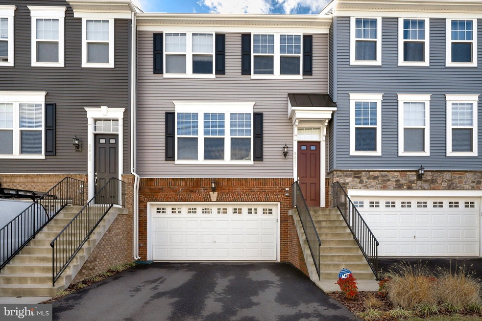 8831 Englewood Farms Dr, Manassas, VA 20112 - photo 1