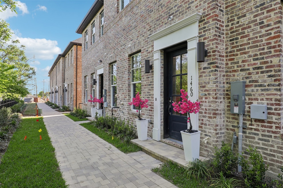 For Sale $494,900 • Co-Listing Agent