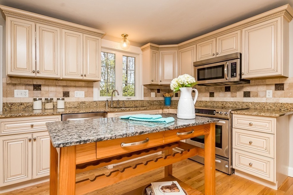 1 Resthaven Rd, Mendon, MA 01756 - photo 1