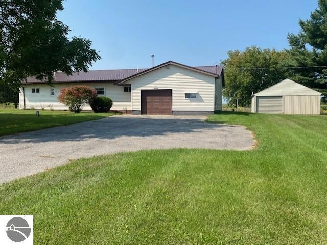 634 S Campbell Rd, West Branch, MI 48661 - photo 1