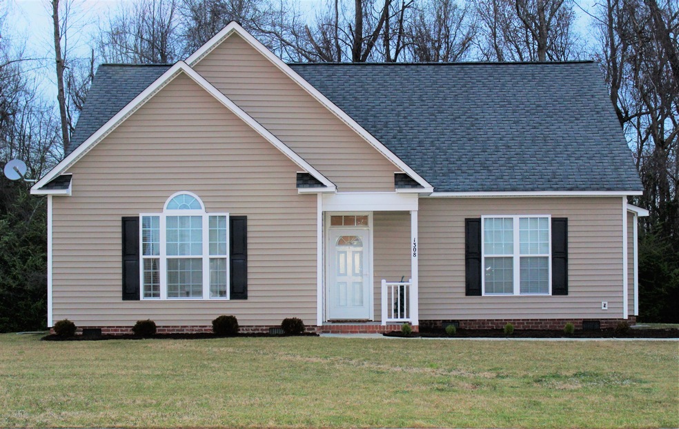 1308 Ashmoor Ln, Winterville, NC 28590 - photo 1