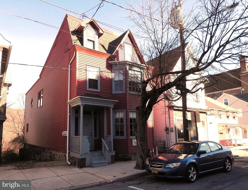 113 W Ridge St, Lansford, PA 18232 - photo 1