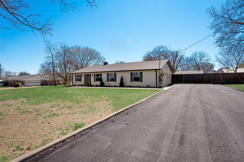 8916 Kirk Ln, North Richland Hills, TX 76182 - photo 1