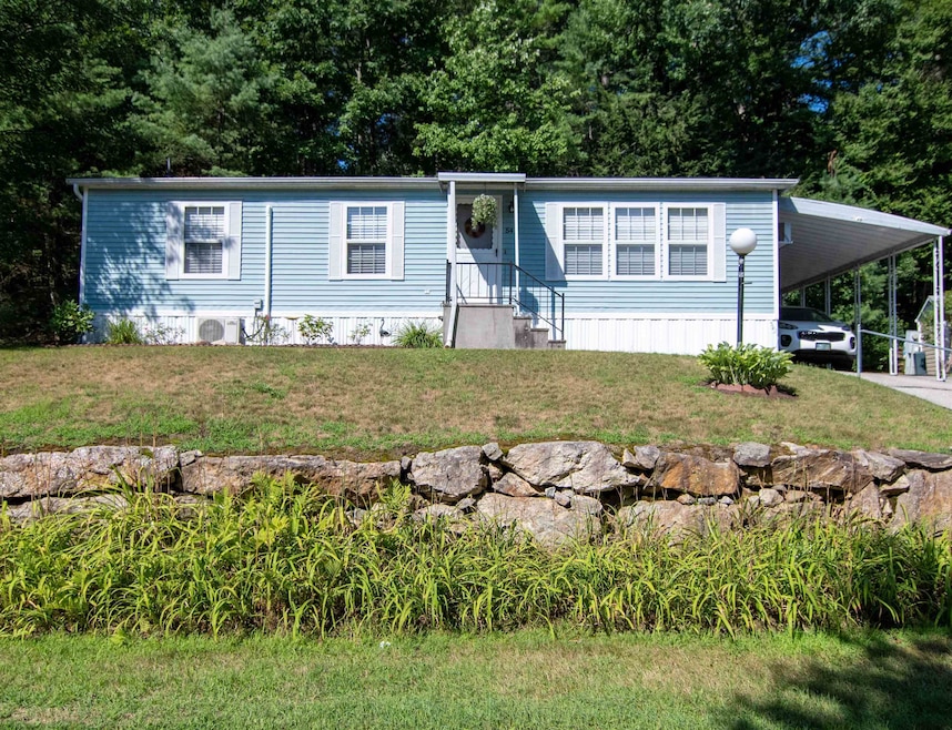 54 Zachary Dr, Hooksett, NH 03106 - photo 1