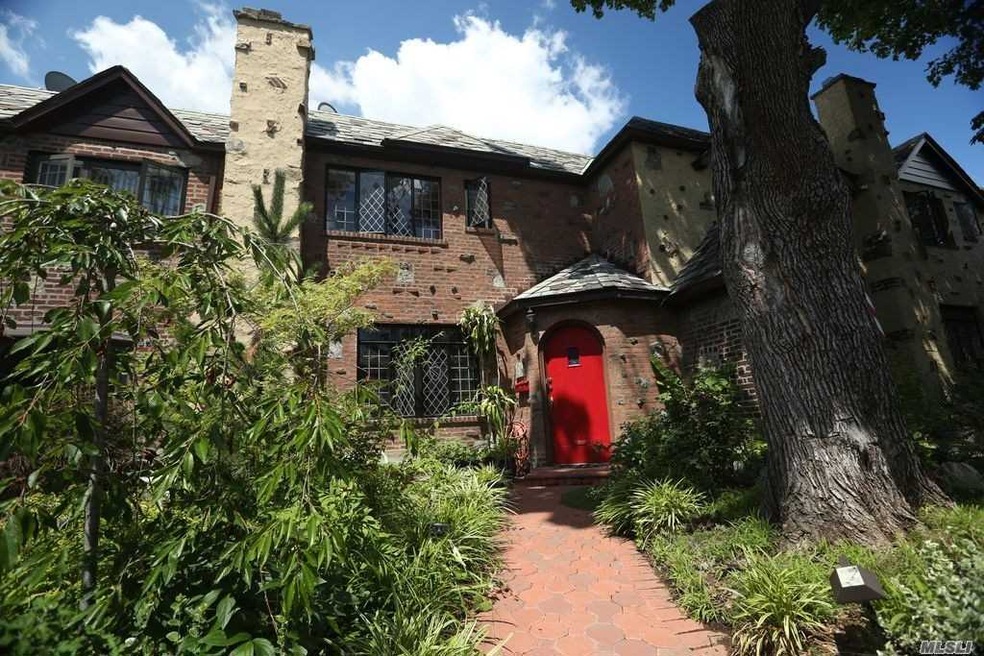 45-50 193rd St, Flushing, NY 11358 - photo 1