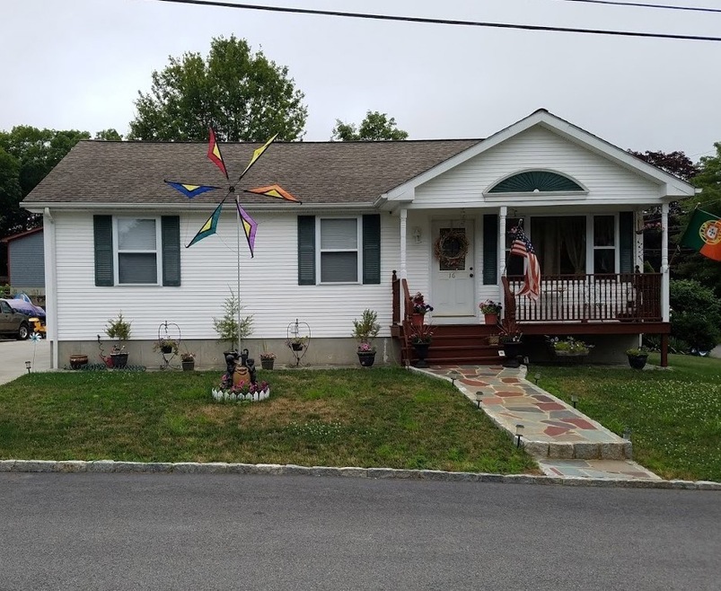 16 Blossom St, West Warwick, RI 02893 - photo 1