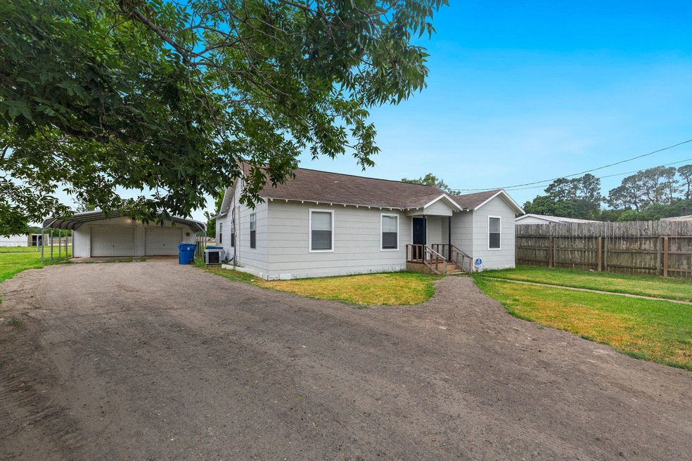 1503 Jones St, Rosenberg, TX 77471 - photo 1