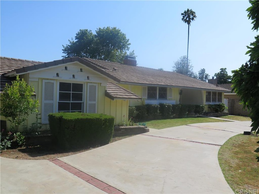 20512 Quedo Dr, Woodland Hills, CA 91364 - photo 1