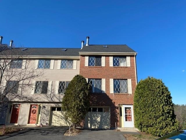 16 Rollins Ct, MerriMacK, NH 03054 - photo 1