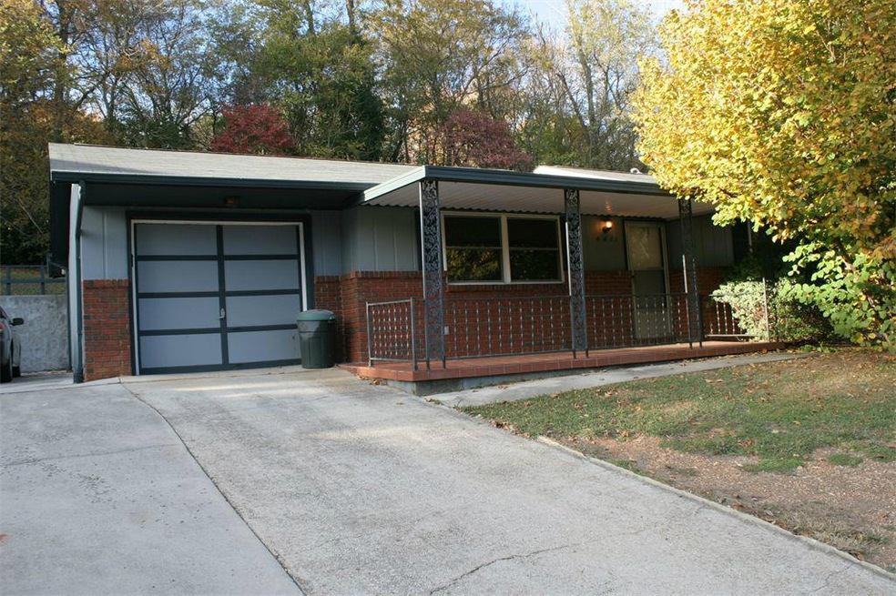 Front 1 car garage