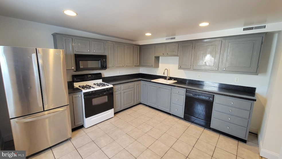 1401 Hull St unit 2, Baltimore, MD 21230 - photo 1