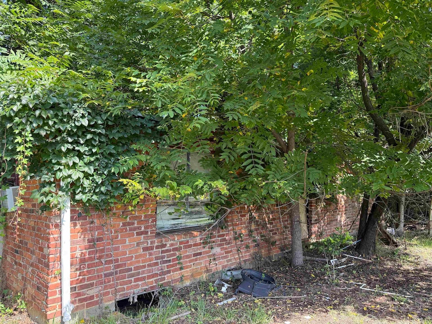 601 Orchard Rd, Pulaski, VA 24301 - photo 1