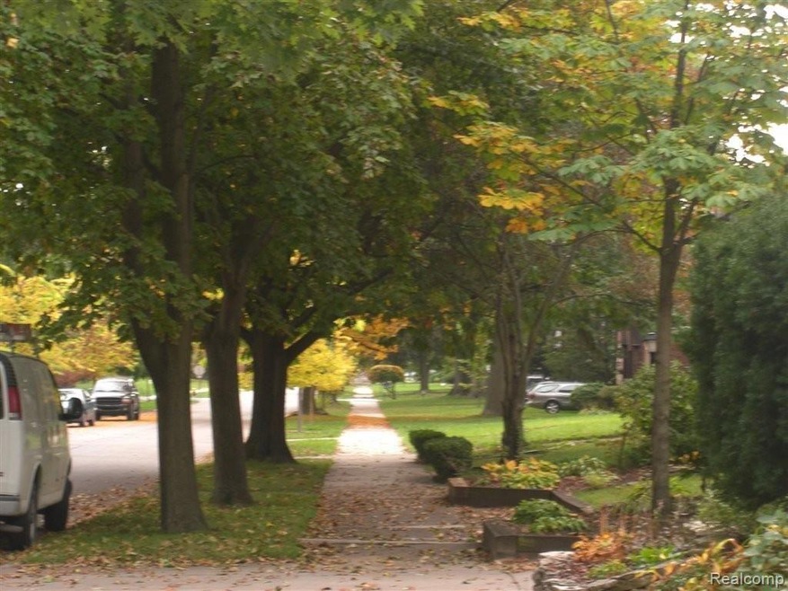 18115 Birchcrest 033.JPG