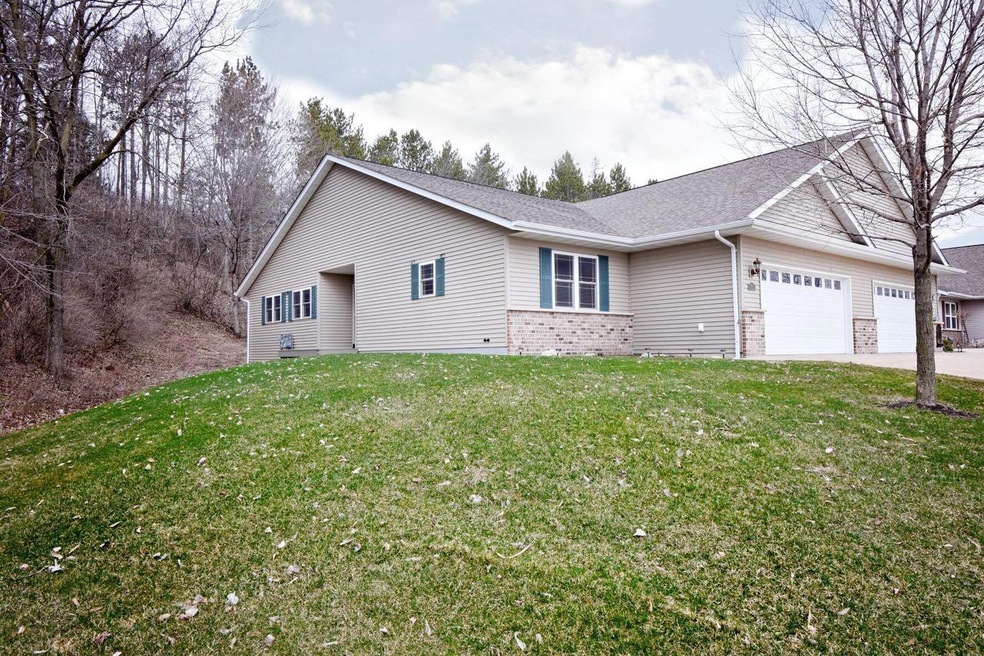 705 Prospect Dr unit 1, Kewaskum, WI 53040 - photo 1