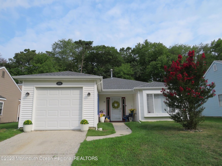 209 Danbury Dr, Little Egg Harbor Township, NJ 08087 - photo 1
