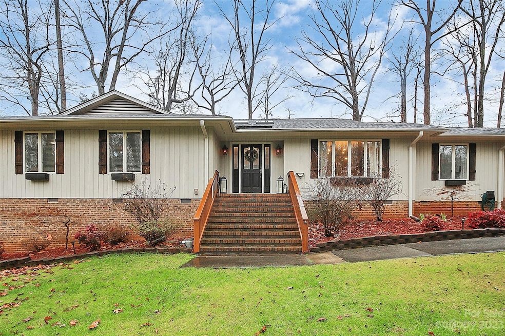 10 Timberidge Dr, Clover, SC 29710 - photo 1