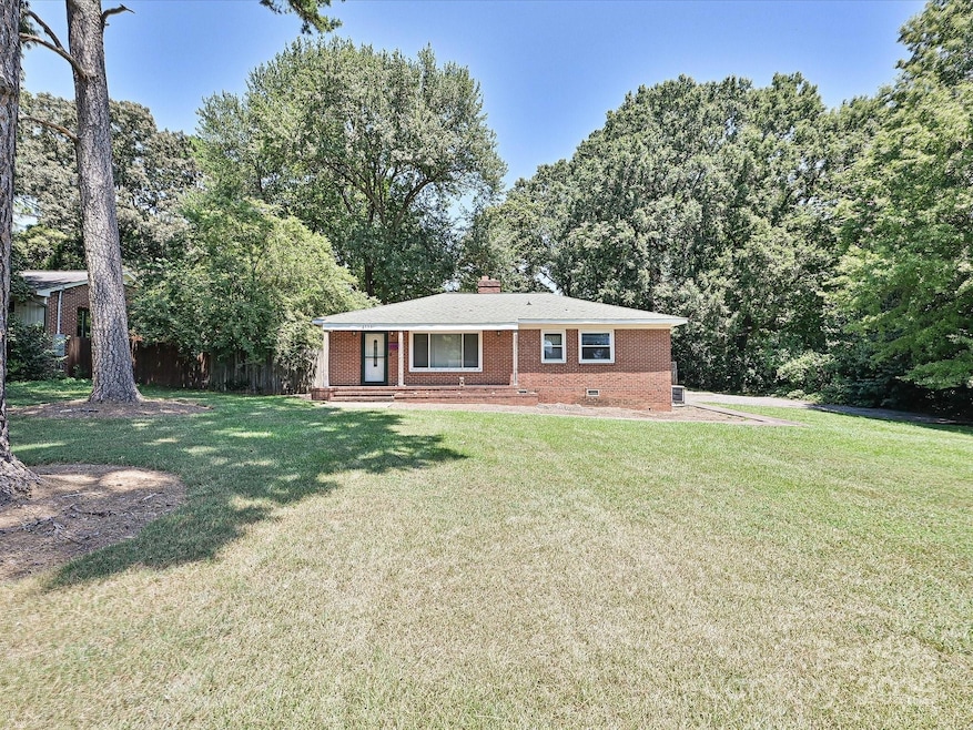 2733 Palm Ave, Charlotte, NC 28205 - photo 1