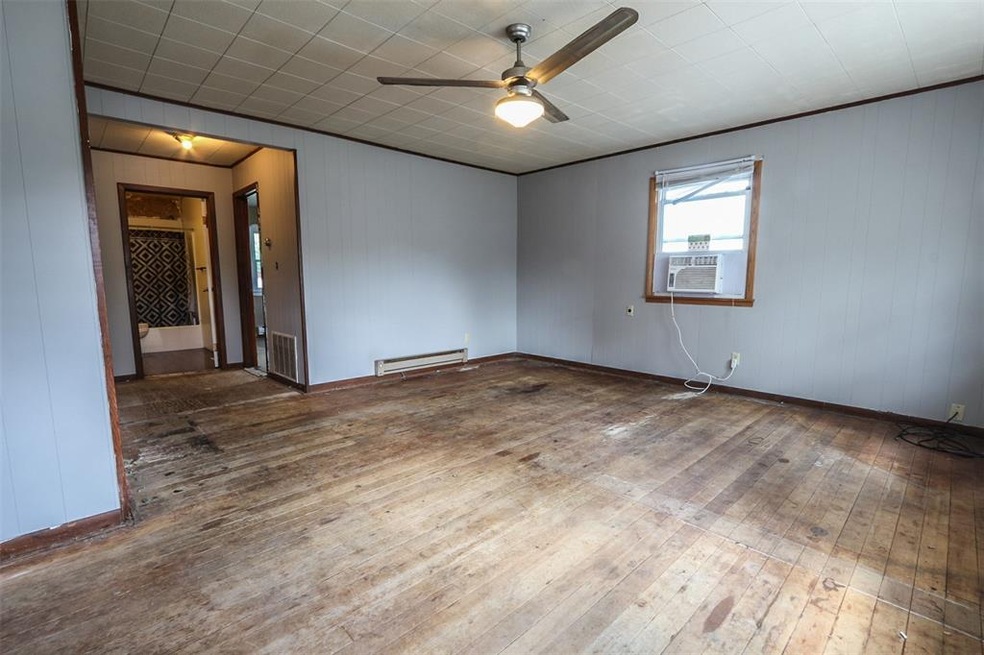 2320 Fruitland Blvd SW, Cedar Rapids, IA 52404 - photo 1