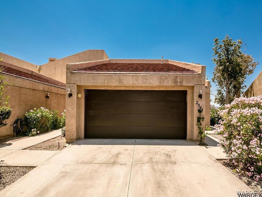 Single Story on the Fairway