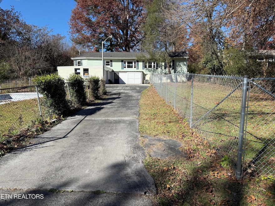 3502 Andrew Place NE, Knoxville, TN 37917 - photo 1