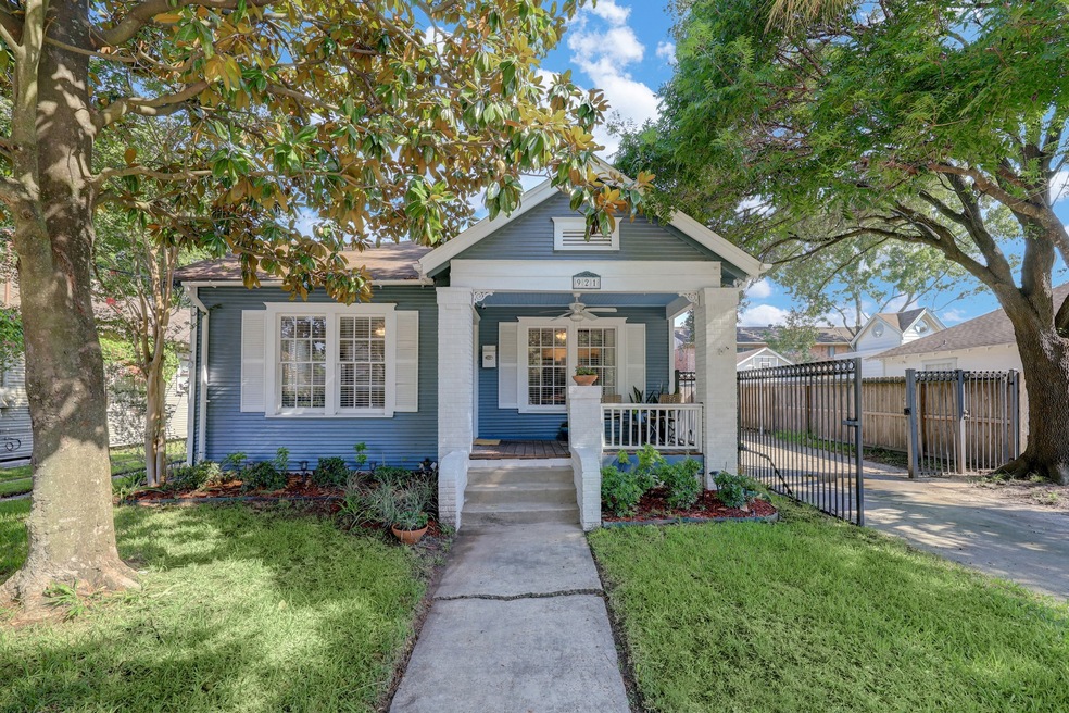 921 W Gardner St, Houston, TX 77009 - photo 1