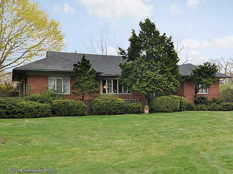 131 County Rd, Barrington, RI 02806 - photo 1