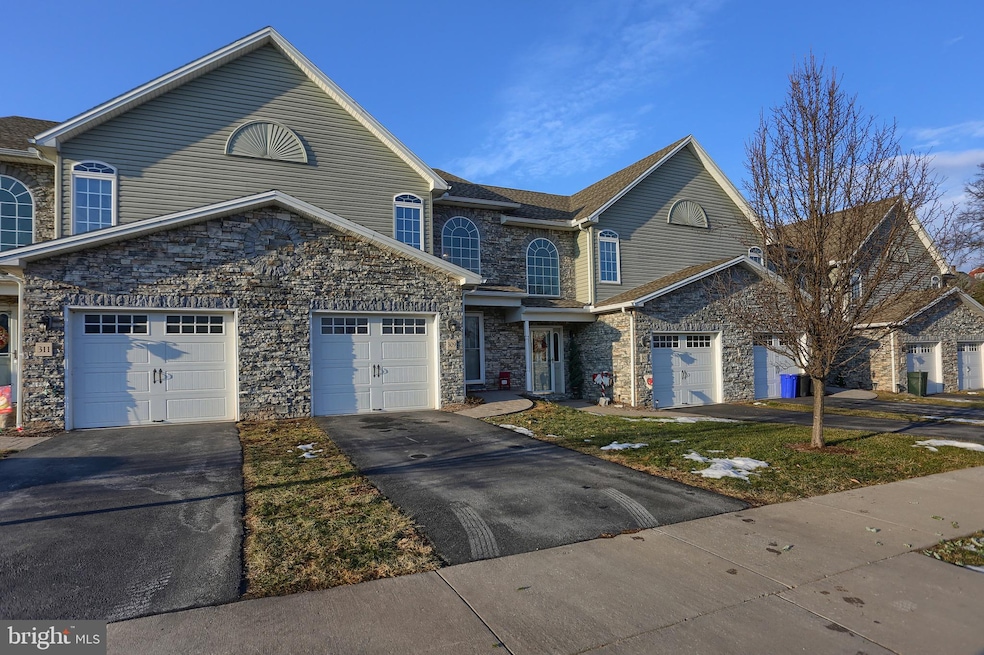 309 Briar Ridge Cir, Enola, PA 17025 - photo 1