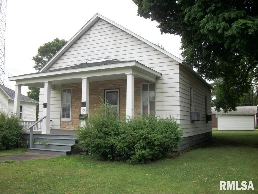 602 N Logan St, Lincoln, IL 62656 - photo 1