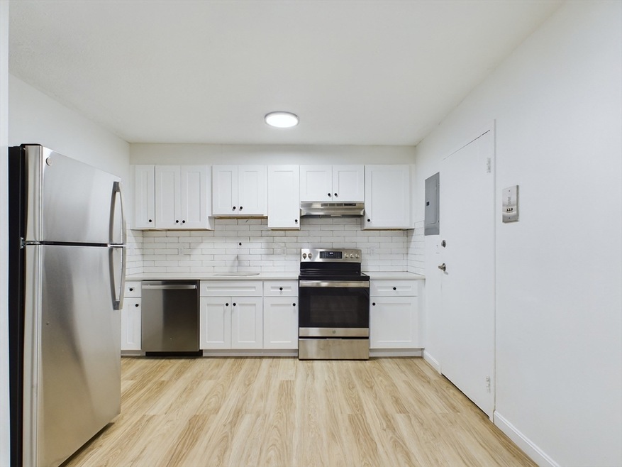 31 Vine St unit 38, Weymouth, MA 02188 - photo 1