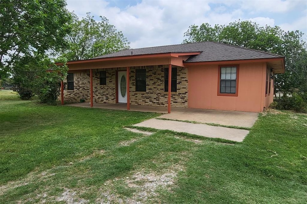 610 Springfield Rd, Springtown, TX 76082 - photo 1