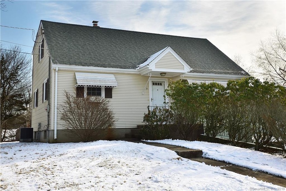 Awesome, newly renovated 4 bedroom (and a bonus ro