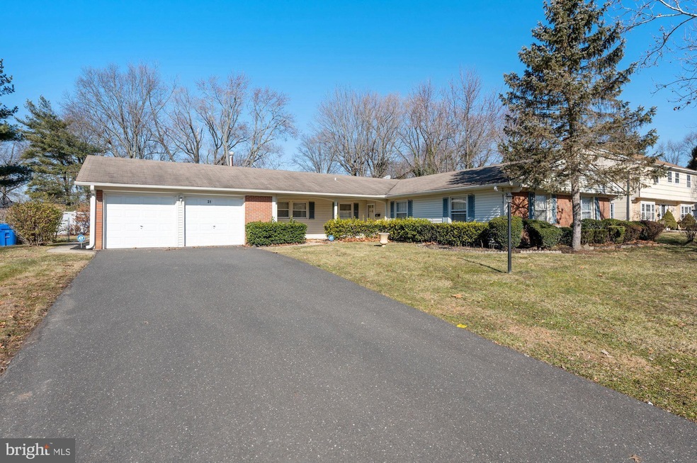 31 Courtland Ln, Willingboro, NJ 08046 - photo 1