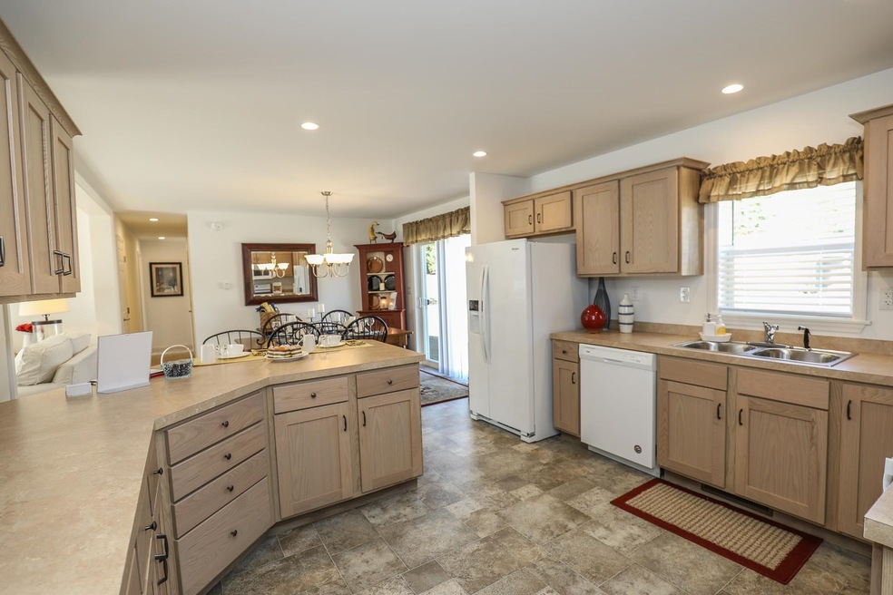 71 Crescent St unit 208-97-17B, Plymouth, NH 03264 - photo 1