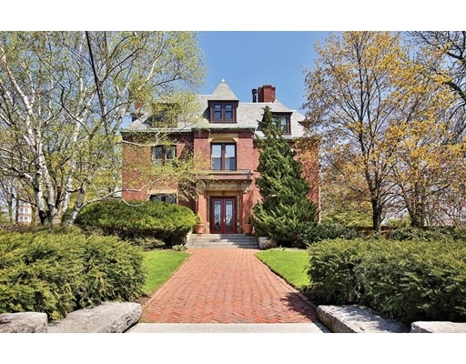 287 Kent St unit 4, Brookline, MA 02446 - photo 1