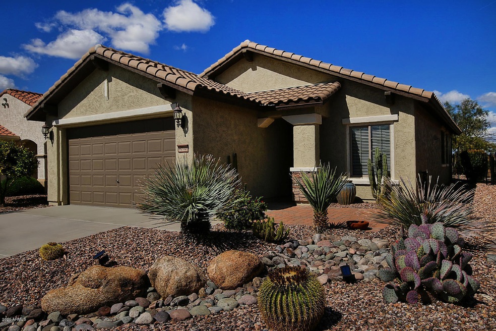 6710 W Mockingbird Way-large-001-017-Fro