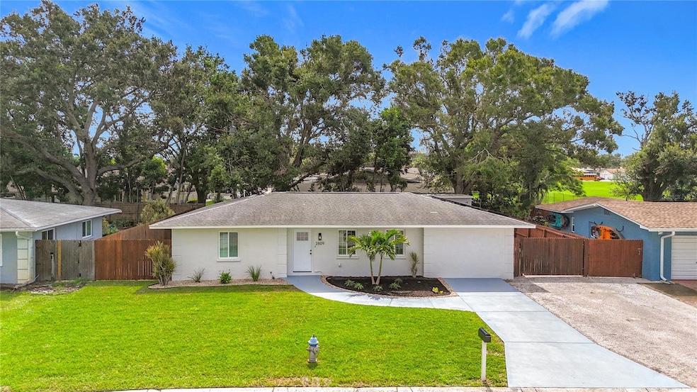 2809 Taunton Dr W, Bradenton, FL 34205 - photo 1