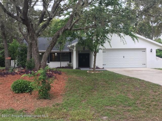 1404 Laurel front yard view.jpg