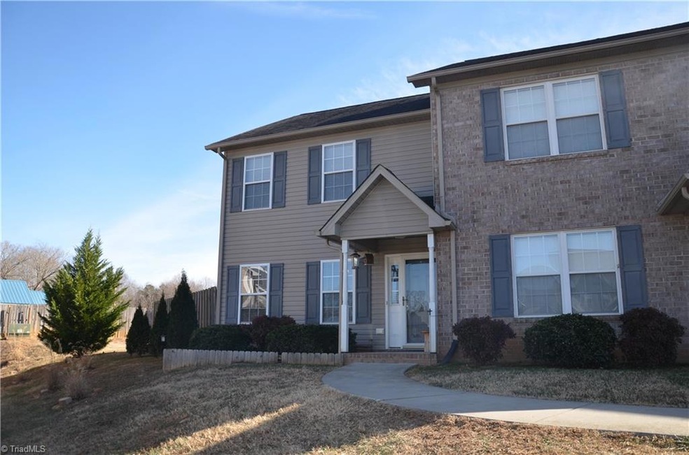 End Unit Town Home with Great Fenced in Side & Backyard! Must see!