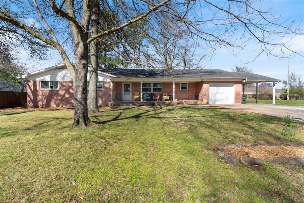 2055 S Cline Ave, Fayetteville, AR 72701 - photo 1