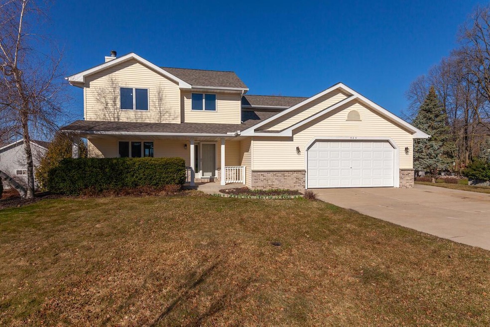 505 Nordic Ln, Slinger, WI 53086 - photo 1