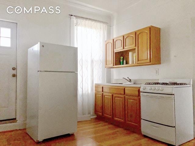25-50 41st St unit STUDIO, Long Island City, NY 11103 - photo 1