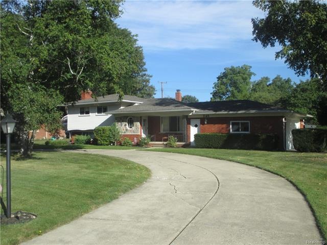 Great Curb Appeal!