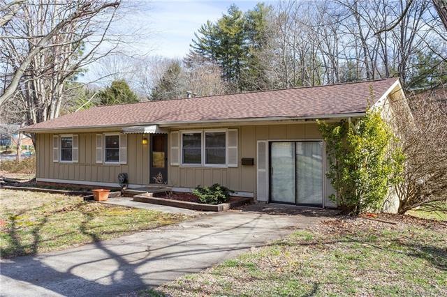 Well maintained ranch in great location!