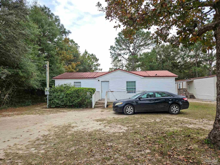 1157 Martin Dr, Defuniak Springs, FL 32433 - photo 1