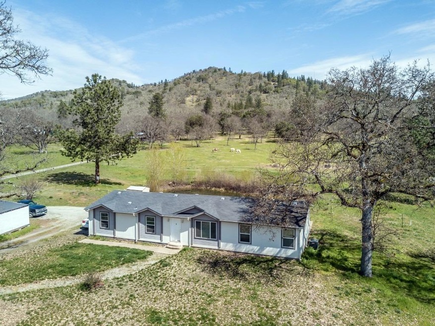 11330 Blackwell Rd, Central Point, OR 97502 - photo 1