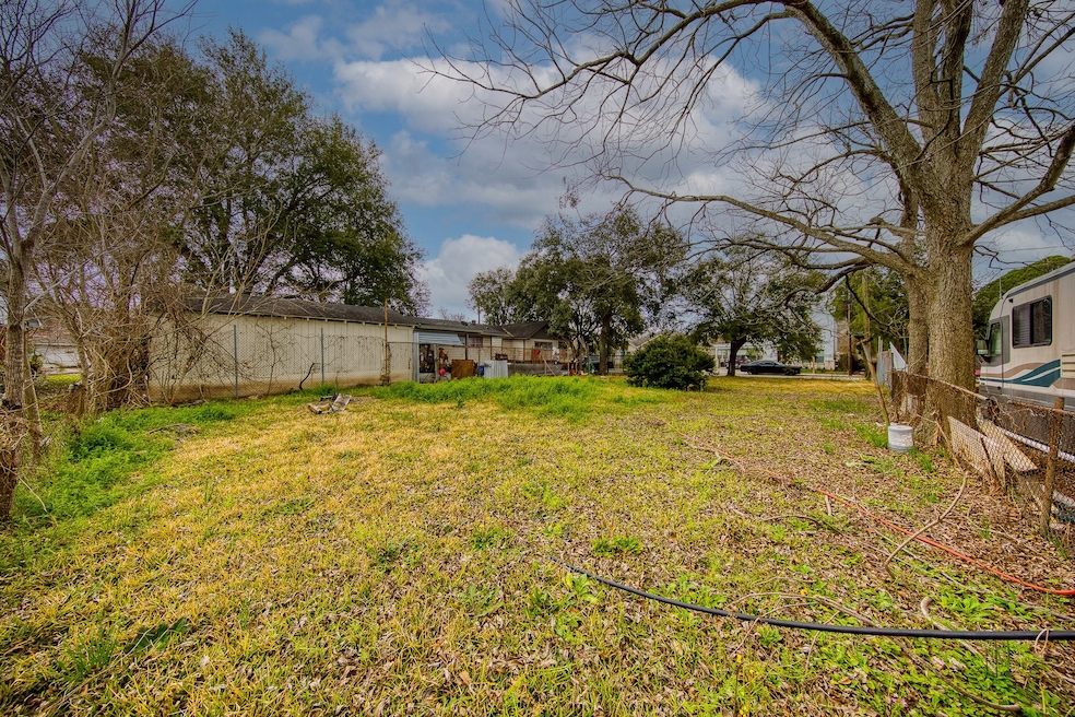 0 Gregory St, Houston, TX 77026 - photo 1